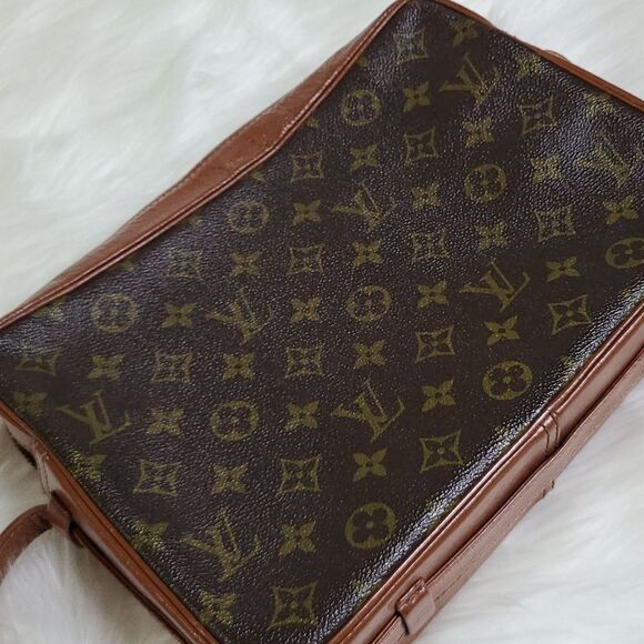 💯 Authentic Louis Vuitton Handbag 🍀 - Picture 11 of 17